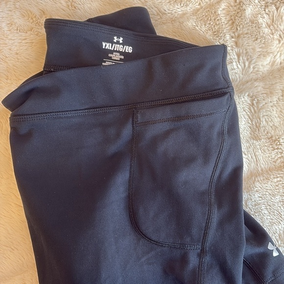 Under Armour athletic Black Shorts with pockets size youth XL - Picture 6 of 7